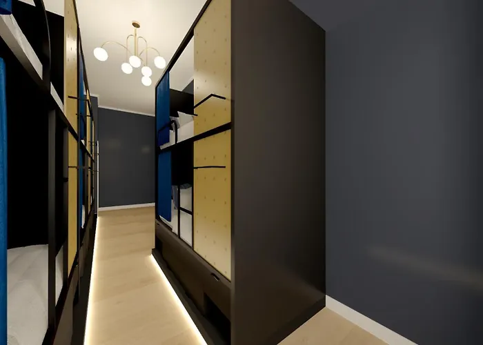 Hostal Dreamfactory - *