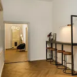 Albergue Dreamfactory - *