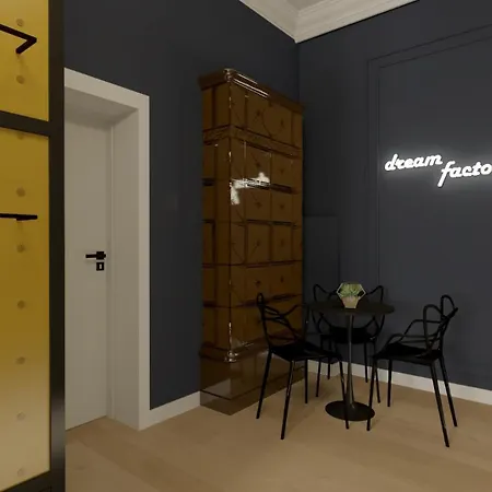 Хостел Dreamfactory - *