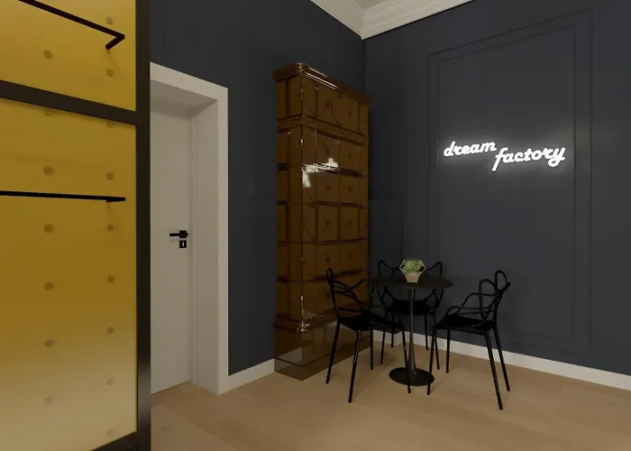 Hostel Dreamfactory - *